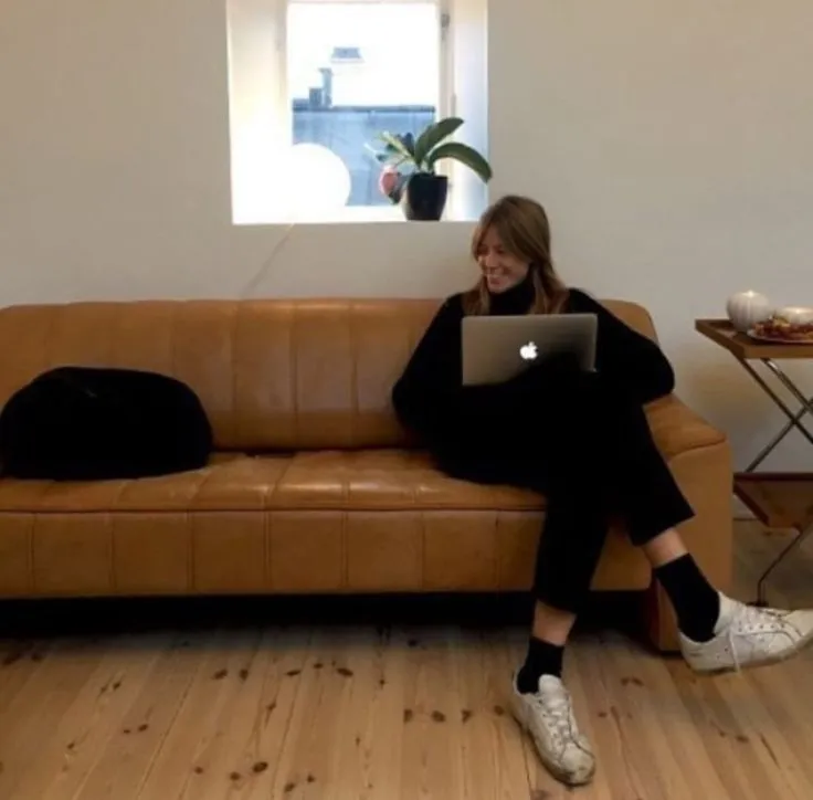 Abstrakcyjna wizualizacja sieci połączeń